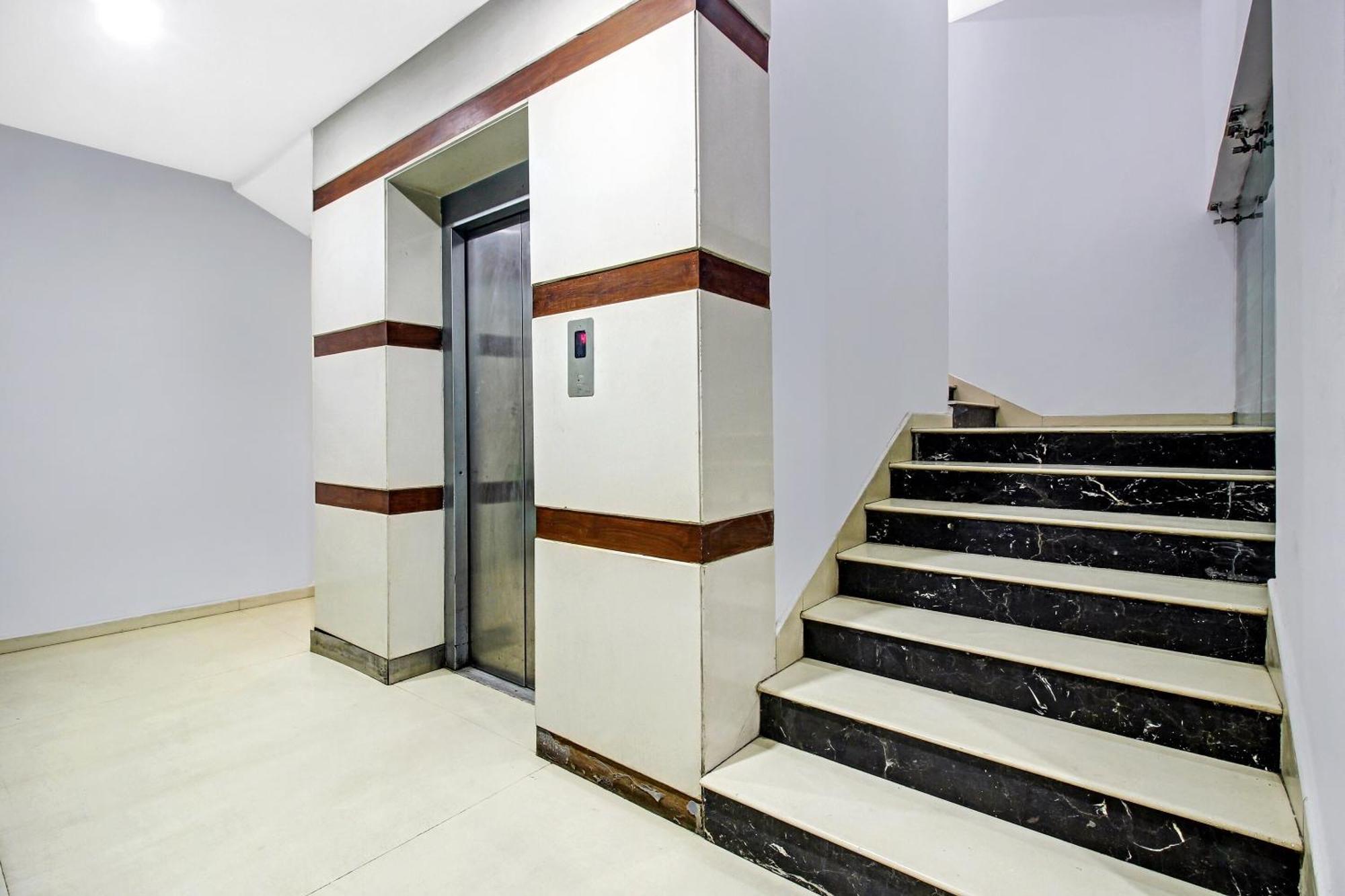 Townhouse Oak The Margi Hotel Near Yosufguda Metro Station ハイデラバード エクステリア 写真