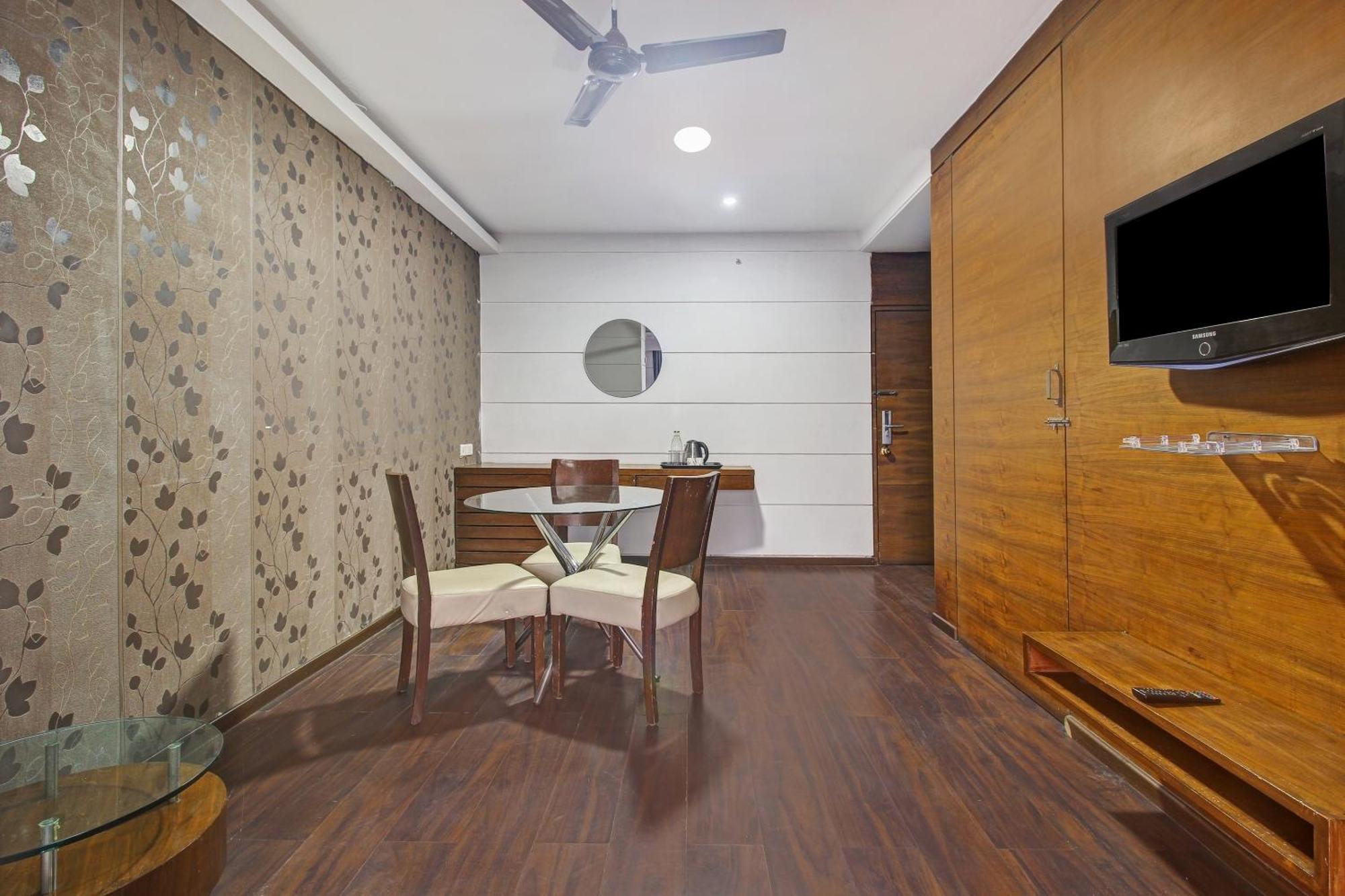 Townhouse Oak The Margi Hotel Near Yosufguda Metro Station ハイデラバード エクステリア 写真